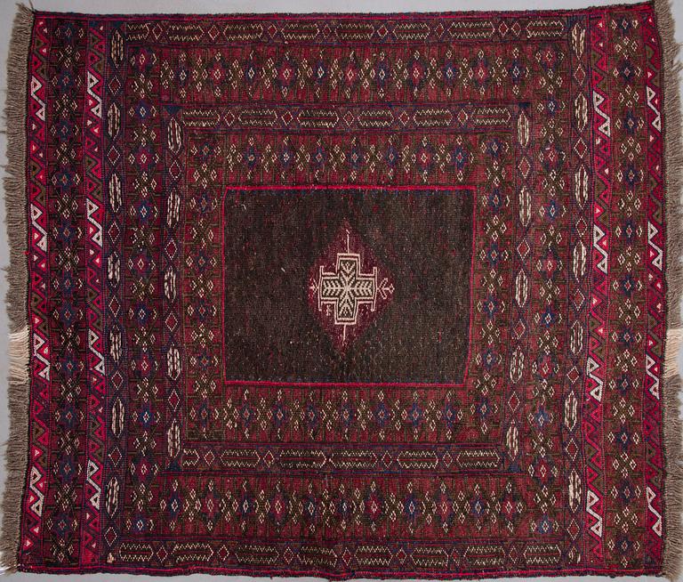 MATTA, nomadmatta, ca 137x121 cm.