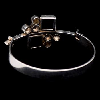 AN ELIS KAUPPI BRACELET, onyx, synthetic spinel, silver. Kupittaan Kulta, Turku Finland 1965.