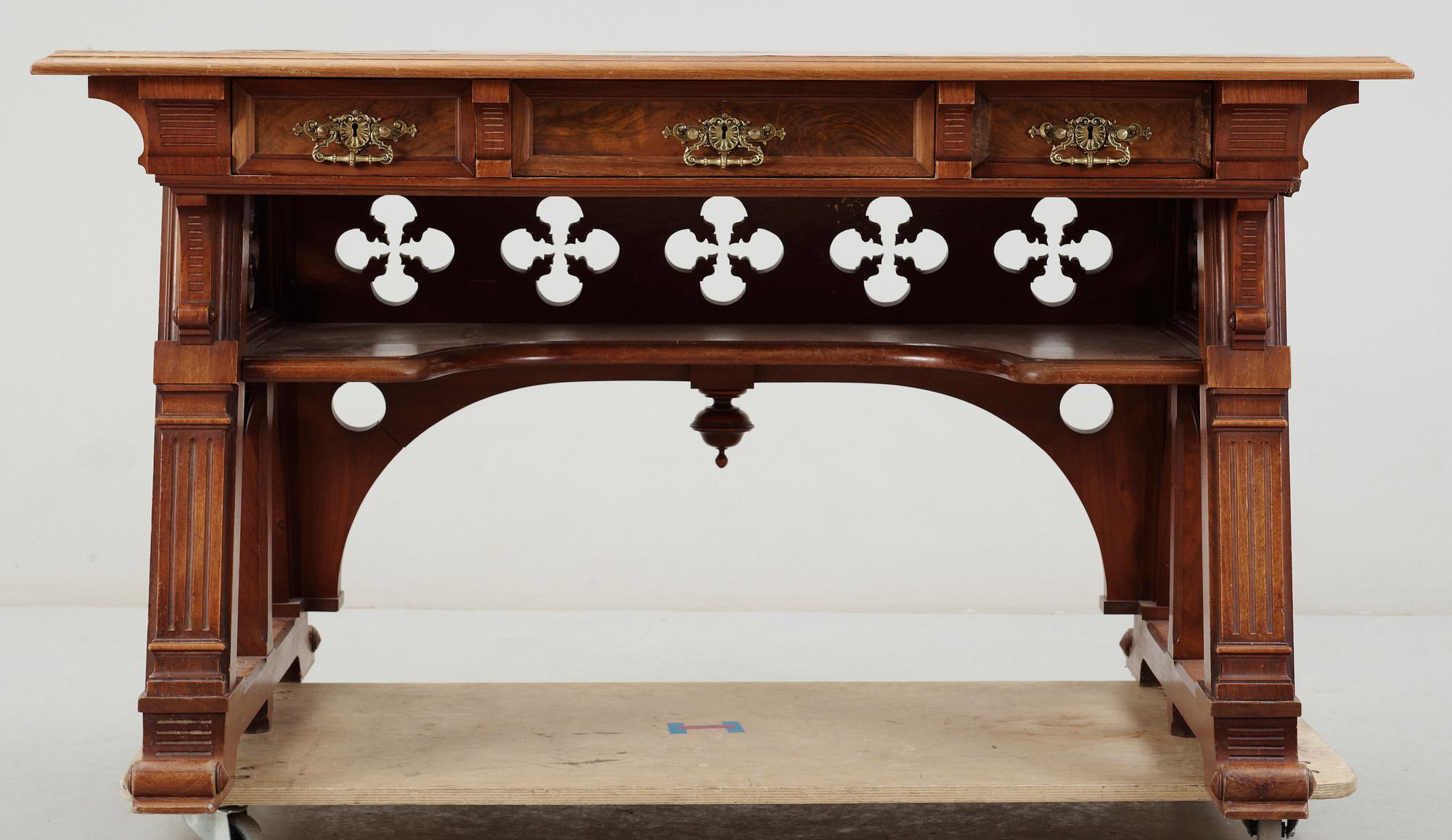 SKRIVBORD, nygotiskt, 1800-talets slut.