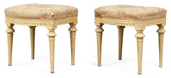 899. A pair of Gustavian stools.