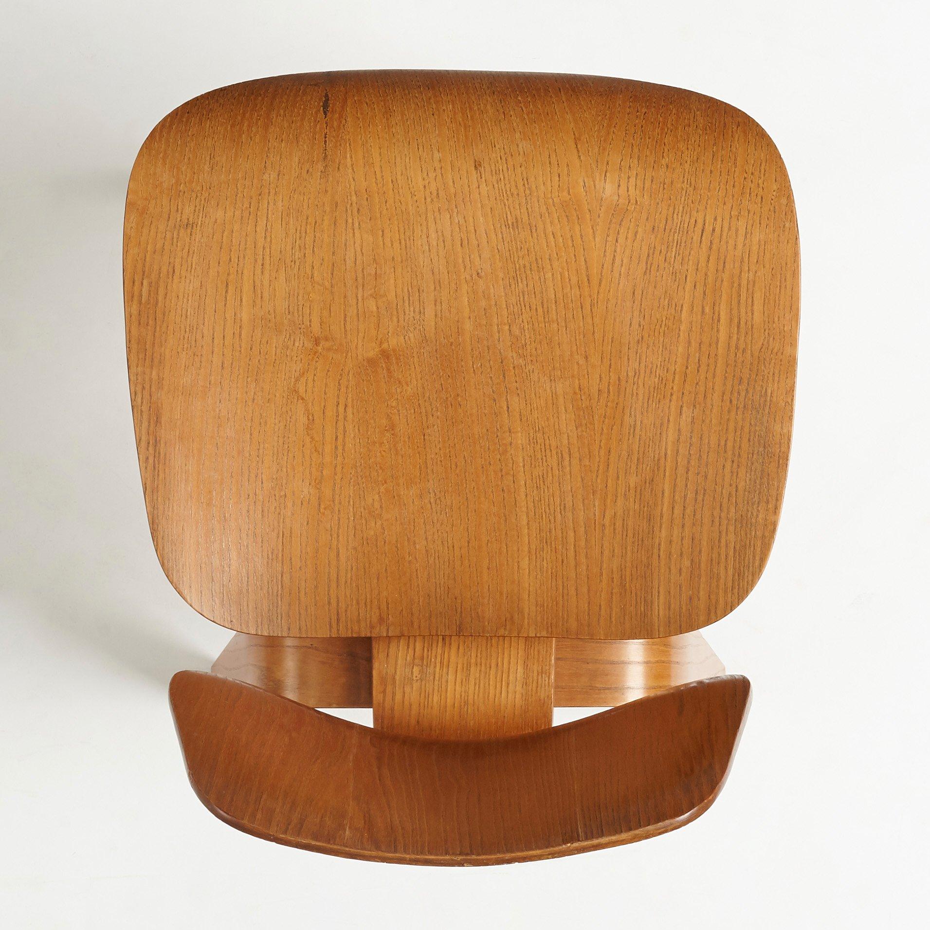 Charles & Ray Eames, a "DCW", chair, Evans Products Co USA, 1940's.
