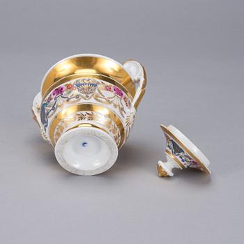 SOCKERSKÅL MED LOCK, porslin, empire, Gardner ca 1820.