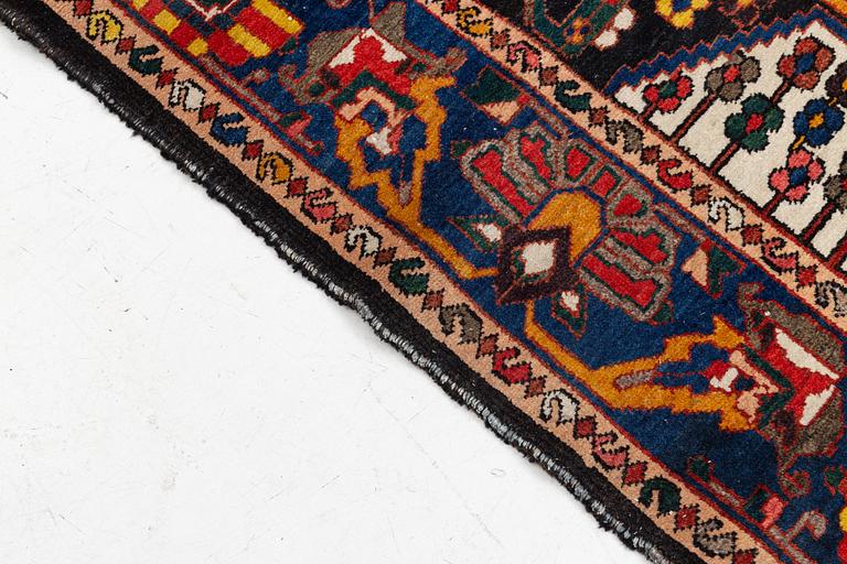 Matta, Bakhtiari, ca 290 x 190 cm.