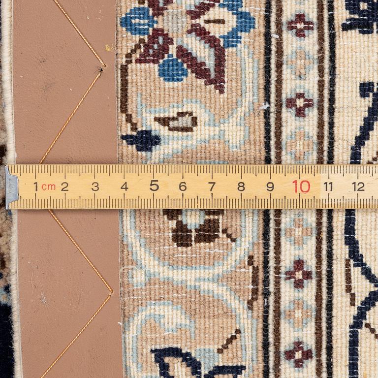 Carpet, Nain, approx. 313 x 205 cm.