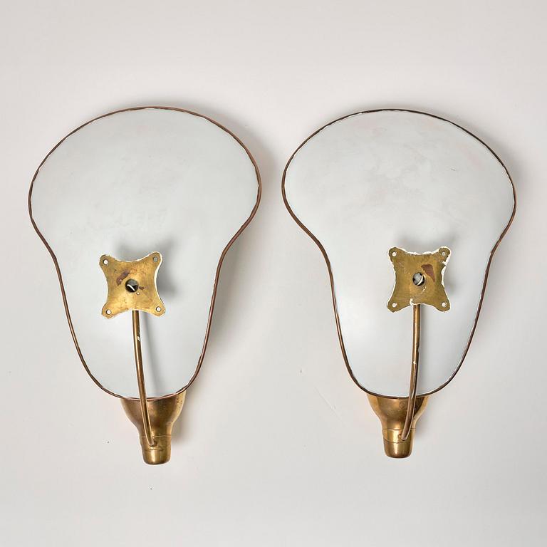 Carl-Axel Acking, a pair of wall lamps model "5017", Bröderna Malmströms Metallvarufabrik, Malmö, 1940s.