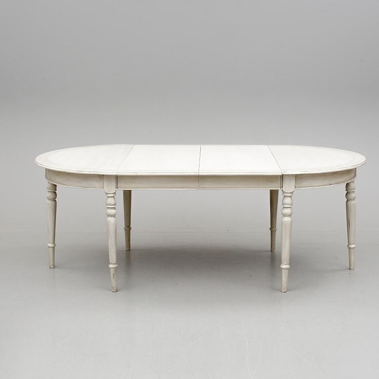 MATBORD, + 4 iläggsskivor, modern tillverkning.