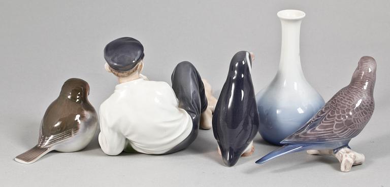 FIGURINER, 4 st samt VAS, porslin, Bing & Gröndahl.