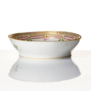 A Royal Copenhagen 'Flora Danica' bowl and serving dish, Denamark, 20th century.