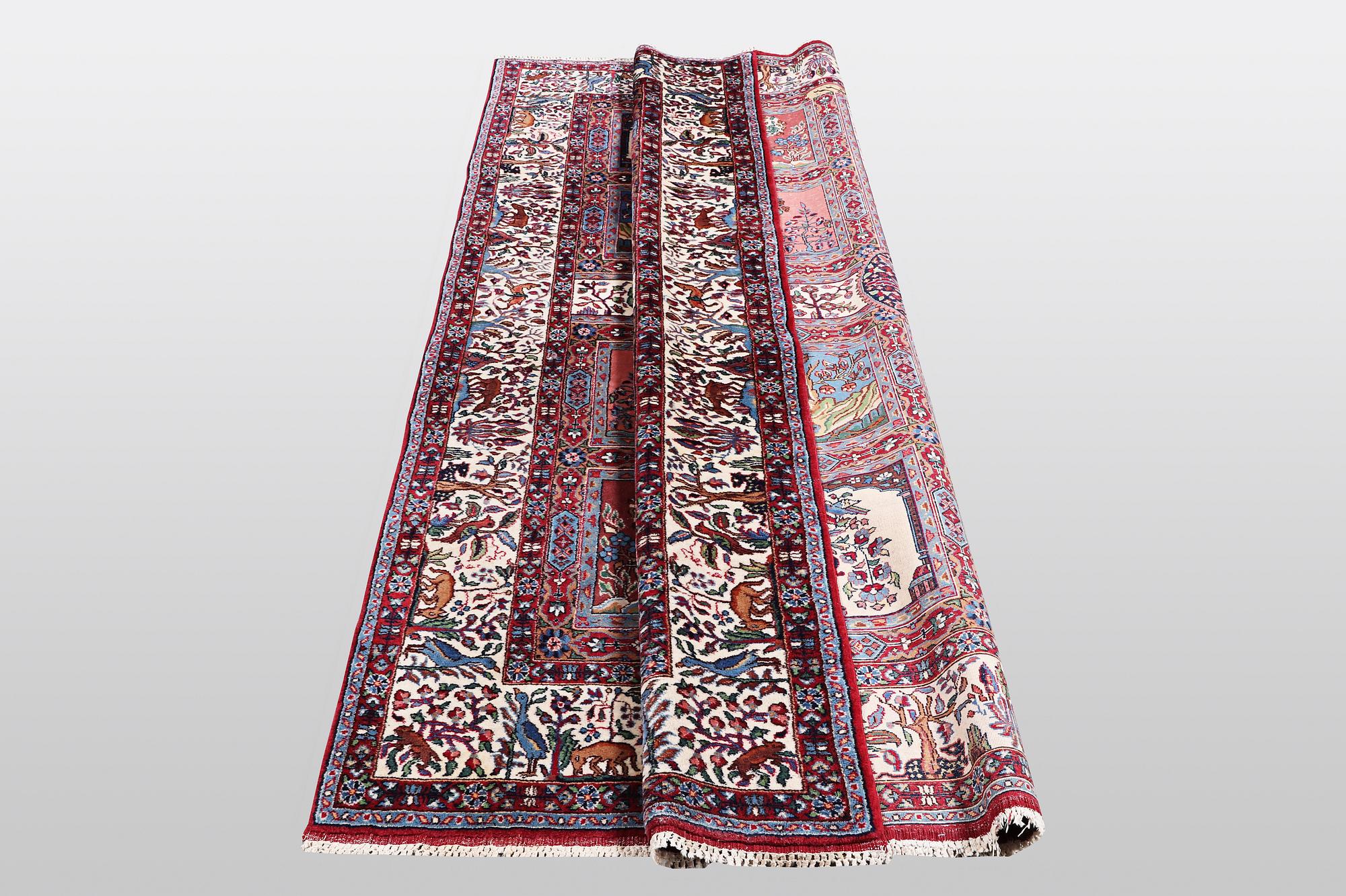 A rug, semi-antique rug Kirman, signed, circa 248 x 169 cm.