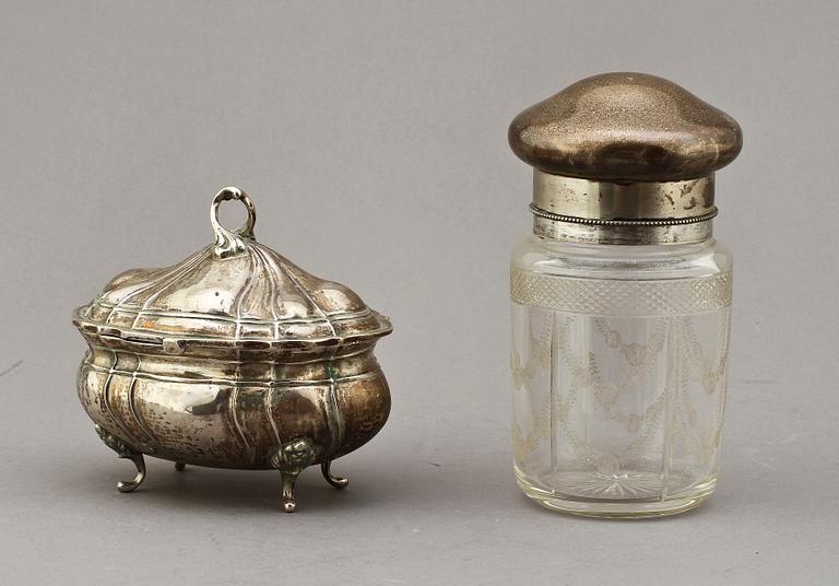 SOCKERSKRIN OCH SOCKERBURK, silver och glas, 1900-tal.