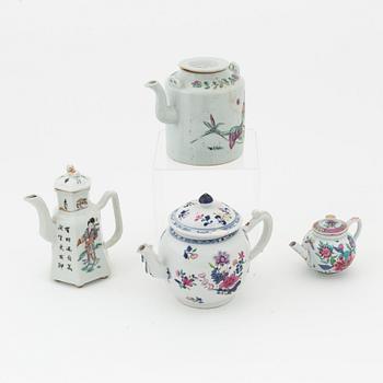 A set of four Chinese tea pots, 18/20th Century.