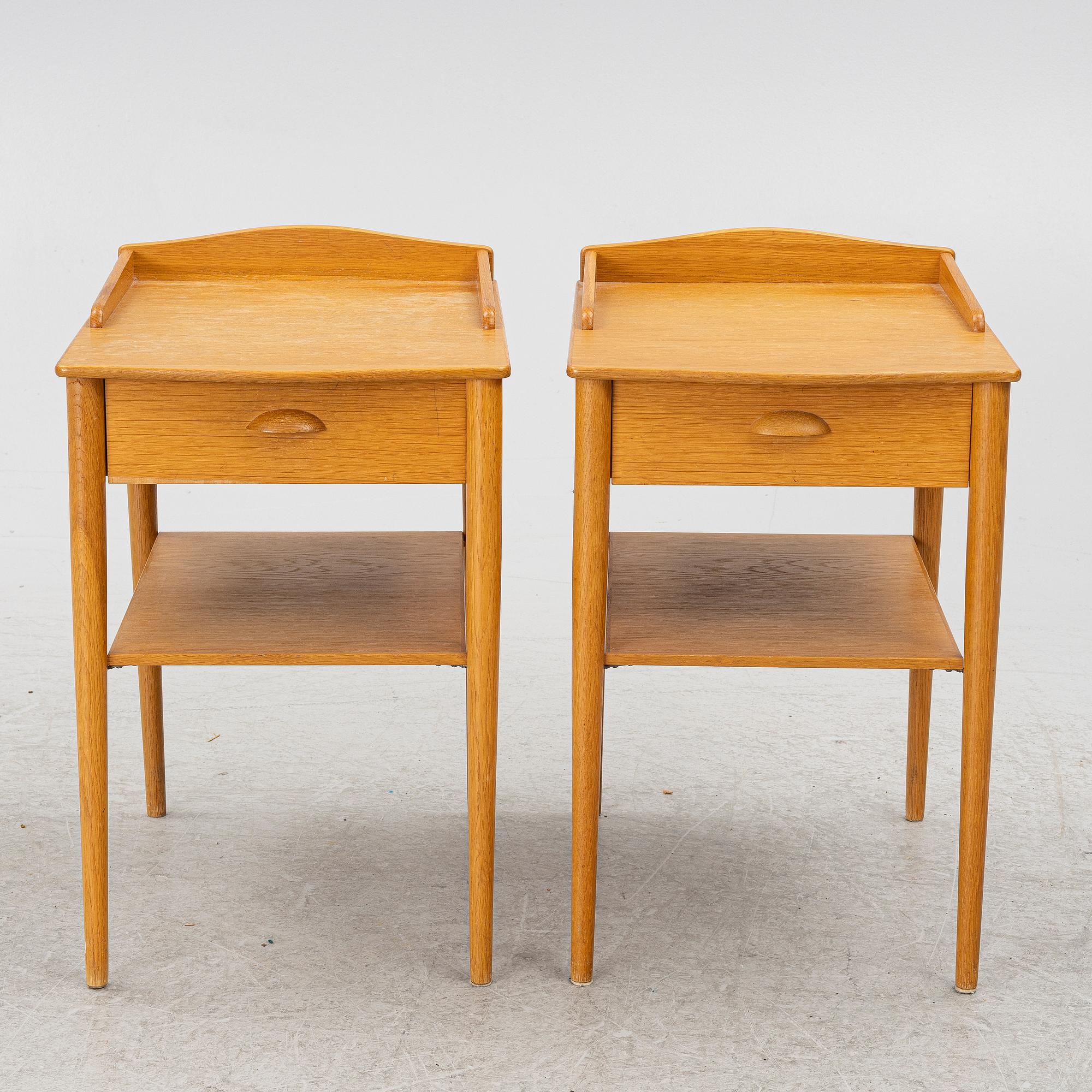 Sängbord, ett par, AB Erik Andersson & Co snickerifabrik, Växsjö, 1950/60-tal.