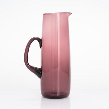 12 laseja, Tapio Wirkkala, malli 2204 ja kaadin, Erkki Vesanto, malli 2438. Iittala.