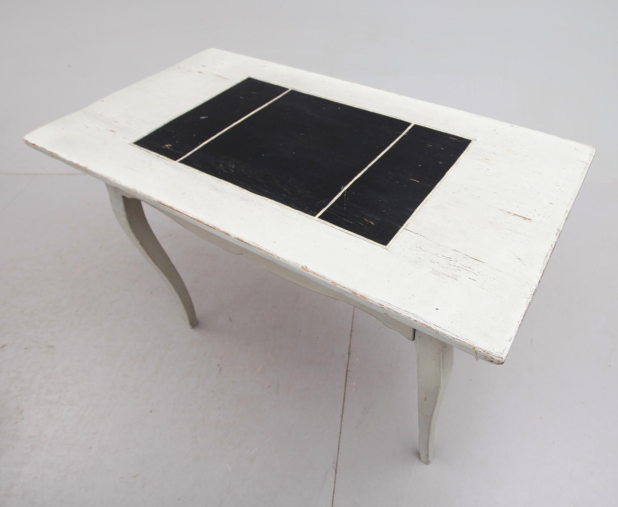SKRIVBORD, rokokostil, 1800-talets första hälft.