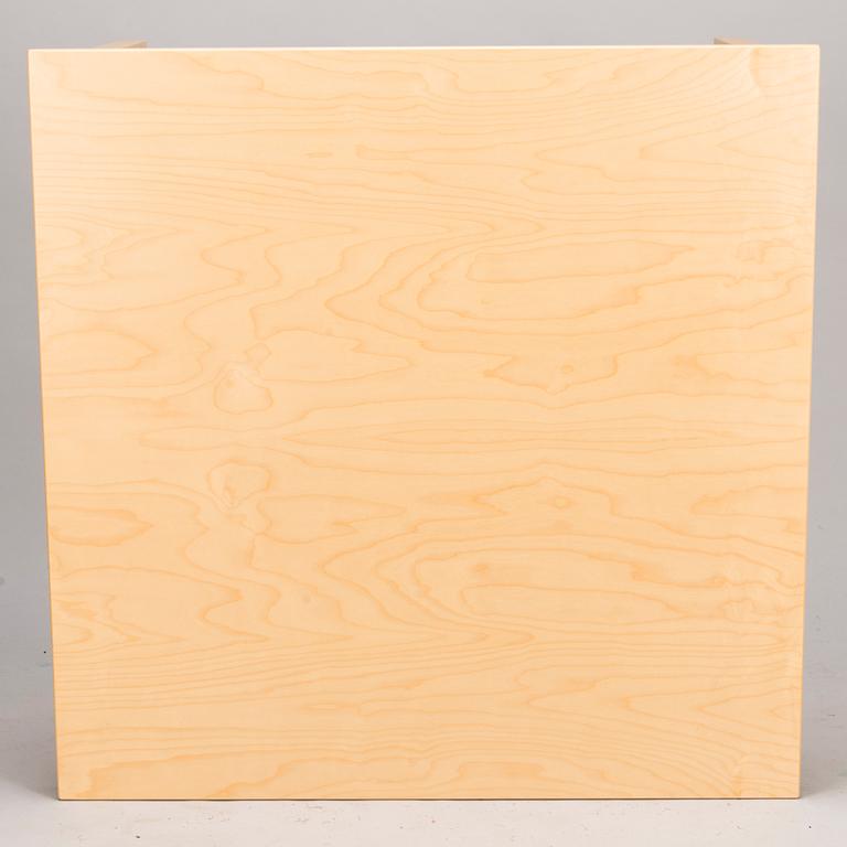 ALVAR AALTO, BORD, modell 84, Artek, 2008.