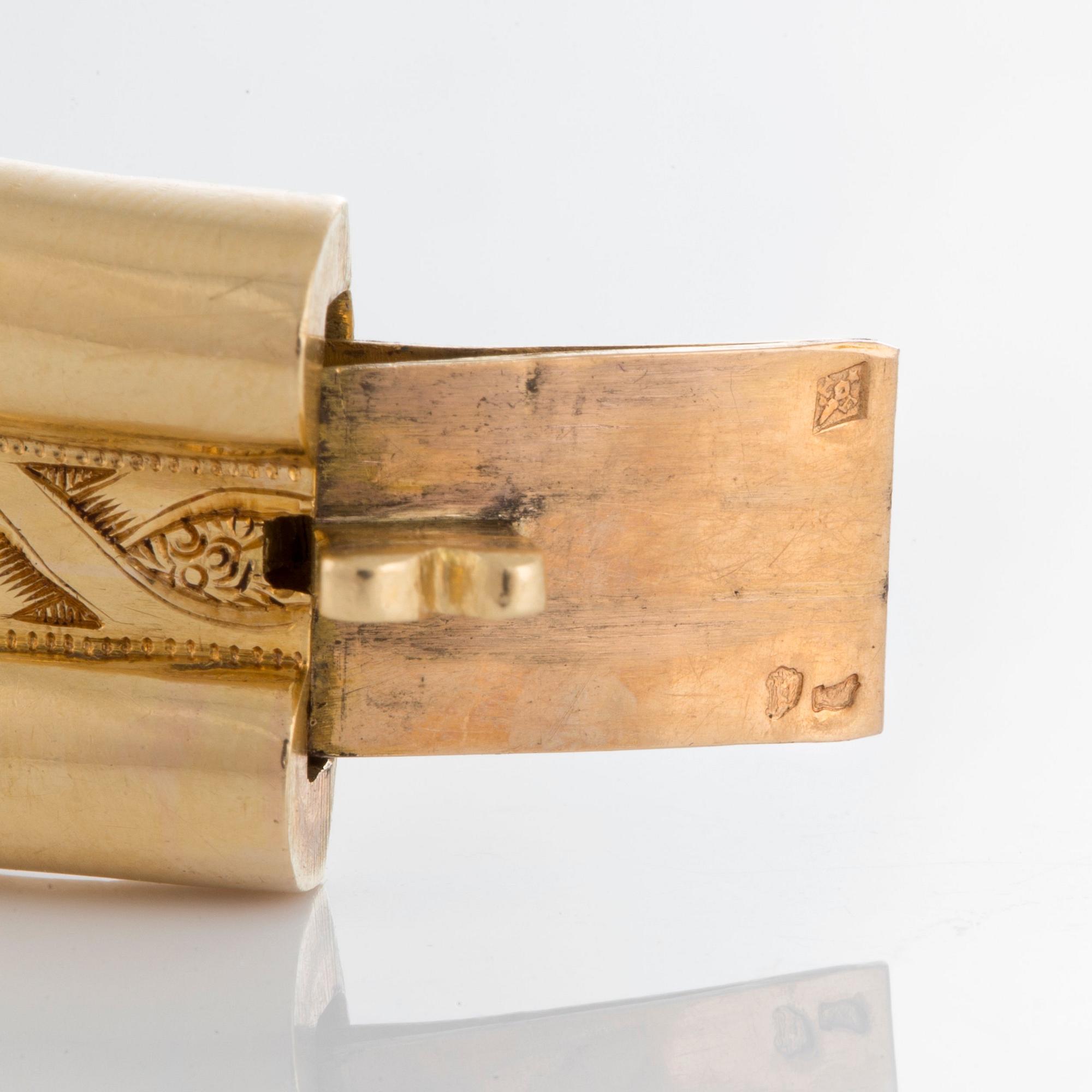 Labitte Frères armband 18K guld med emaljdekor samt rosenslipade diamanter och pärlor.