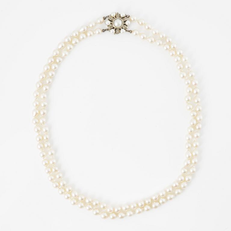 Necklace, cultured pearls, clasp 18K gold with cultured pearls and diamonds, JSG, Jönköping 1979.