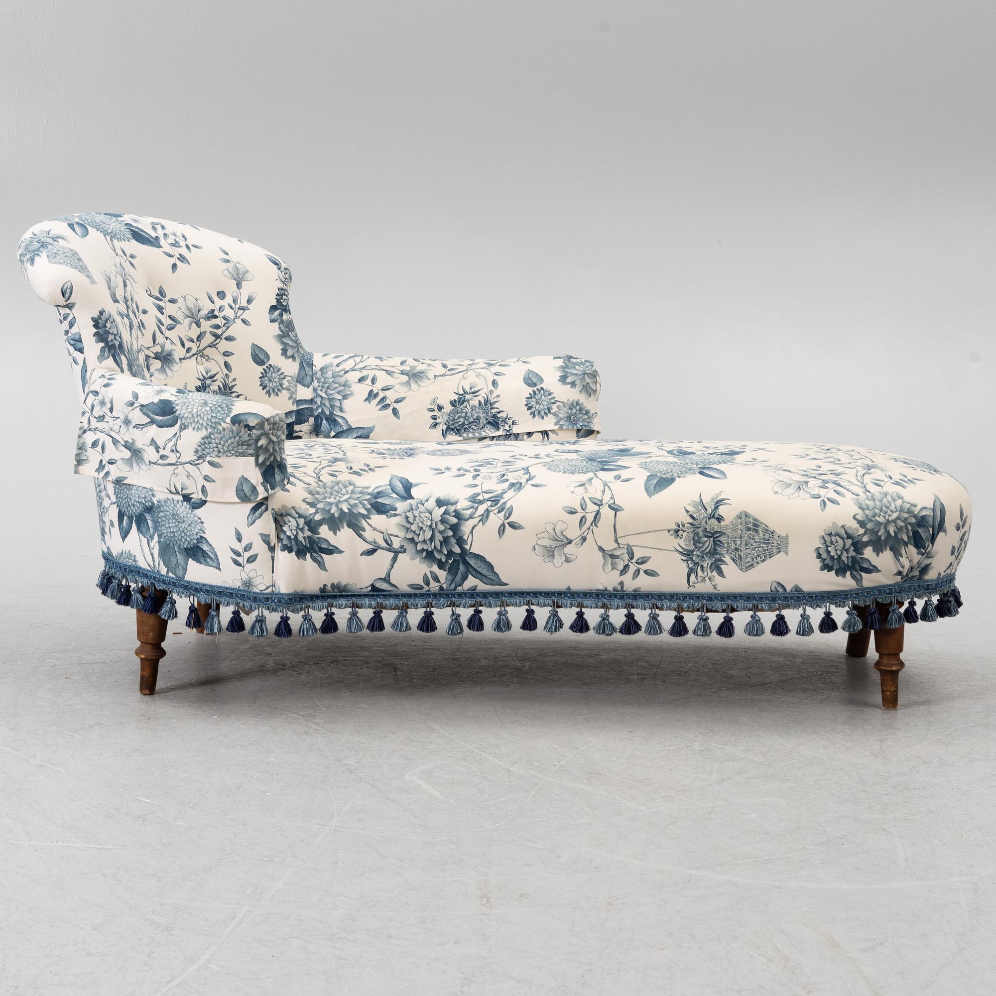 Chaise longue, from around the year 1900.