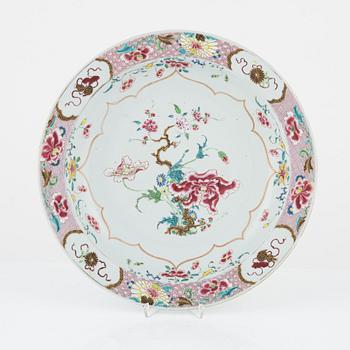 A Chinese famille rose dish, Qing dynasty, Qianlong (1736-95).