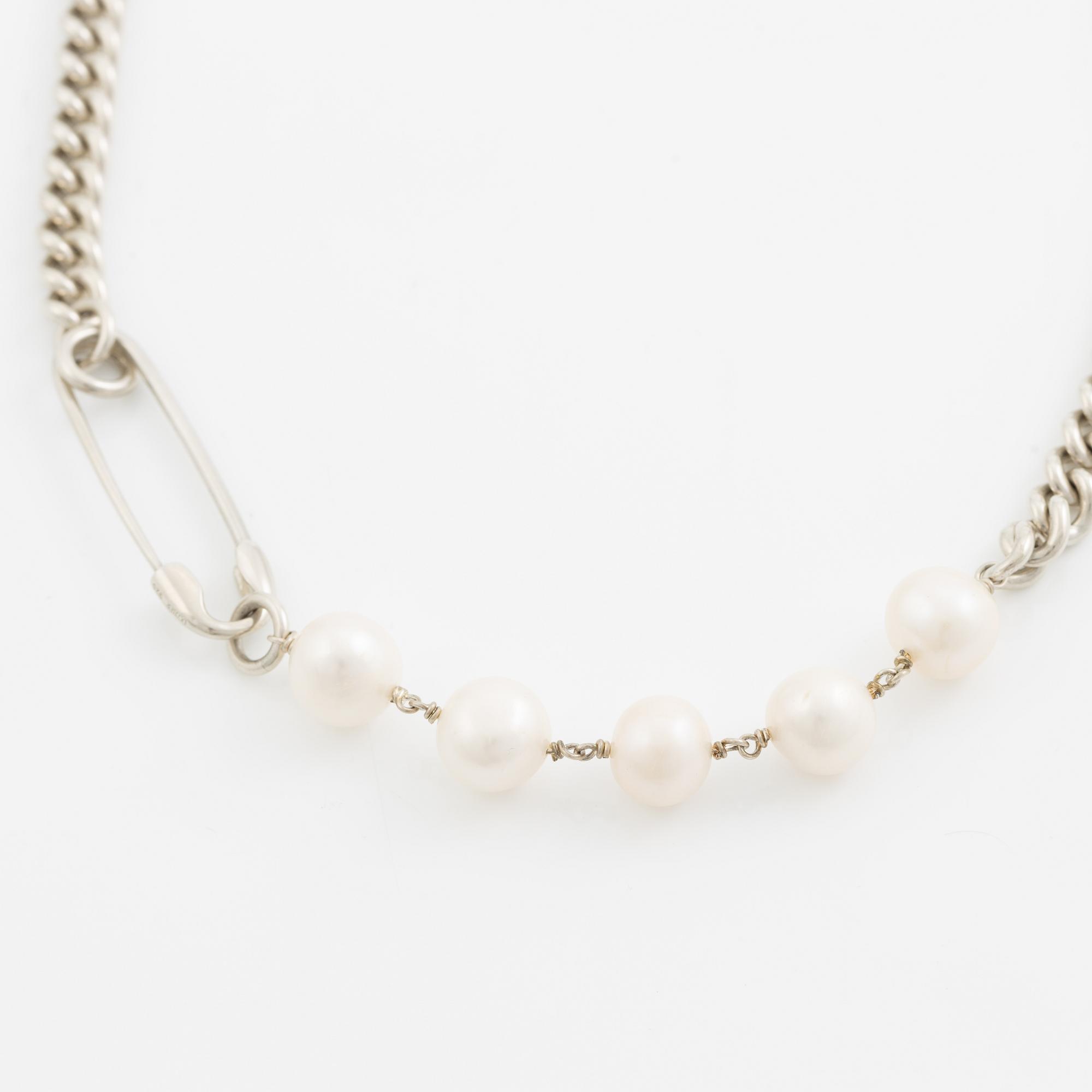 Maria Nilsdotter, collier sterlingsilver med odlade sötvattenspärlor, "Rebel Necklace".