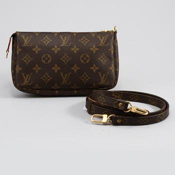 VÄSKA, "Pochette Accesoires 21", Louis Vuitton.