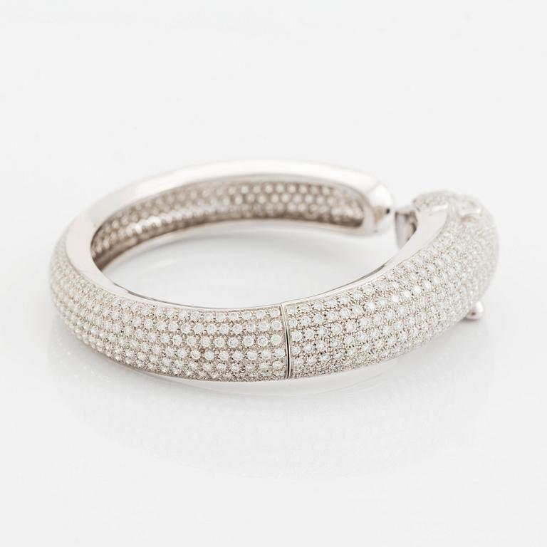 A Cartier Panthère bracelet.