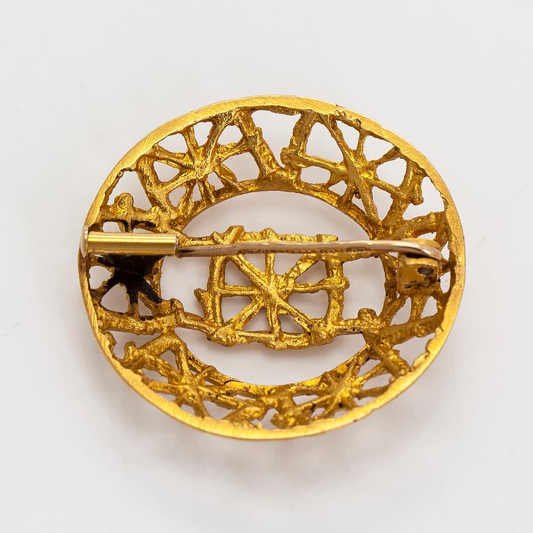 Pentti Sarpaneva, brooch, 14K gold.
