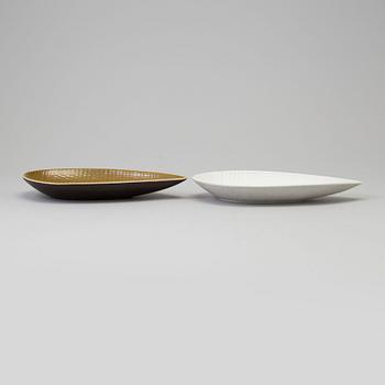 STIG LINDBERG, vas och skålar, tre delar, stengods, "Reptil", Gustavsberg.