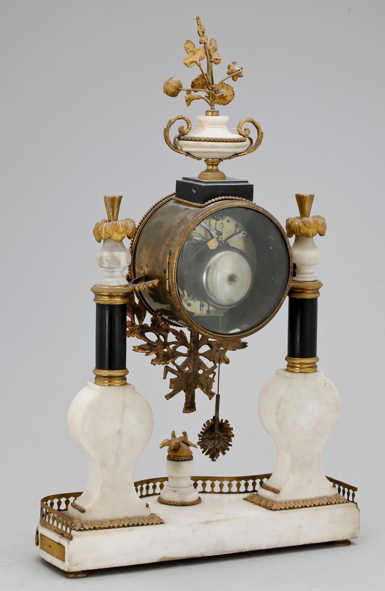 BORDSPENDYL, Louis XVI, Courvoisier à paris, Frankrike, 1700-talets andra hälft.