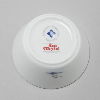 A porcelian set of table ware of 35 pcs, "Tomteul", Rörstrand, 20th century.