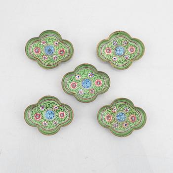 A set of five Chinese enamelled metal dishes, late Qing dynasty / around 1900.