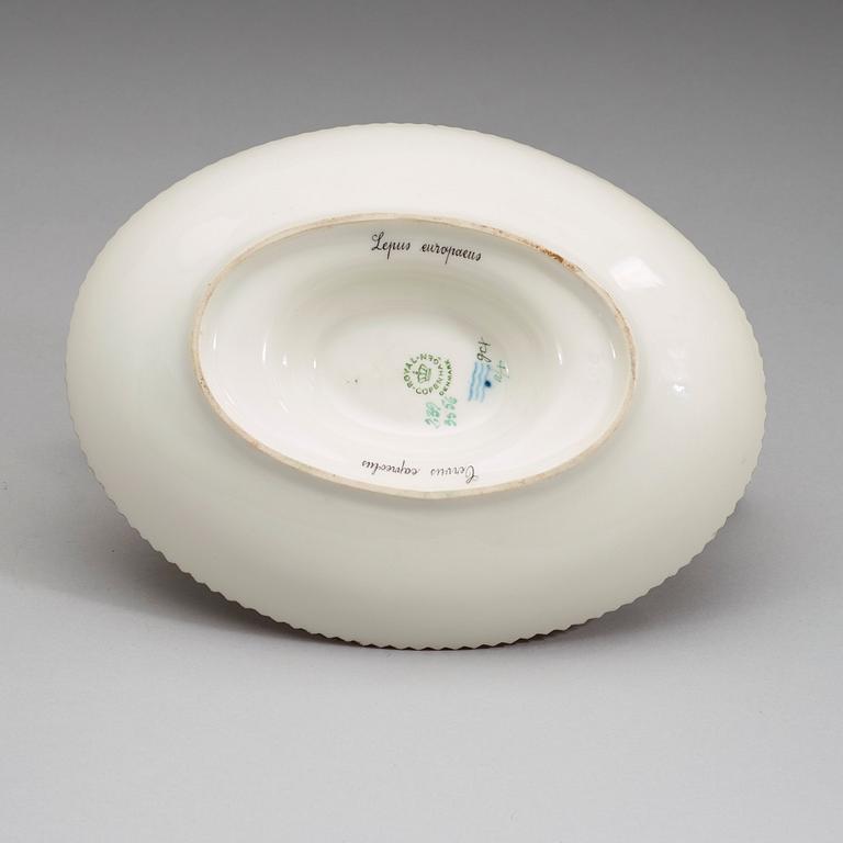 A Royal Copenhagen 'Fauna Danica' sauceboat, Denmark, 20th Century.