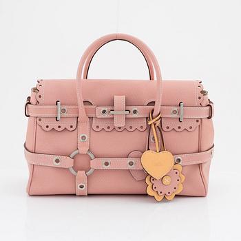 Luella Bartley, a pink leather 'Scallop Gisele' handbag.