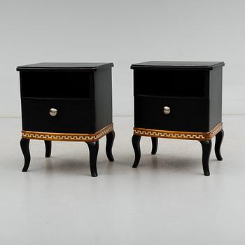 SÄNGBORD, 1 par, 1900-talets första hälft.