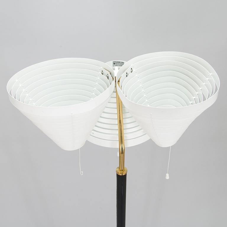 Alvar Aalto, golvlampa modell A809, Valaisinpaja, Artek, 1900-talets slut.