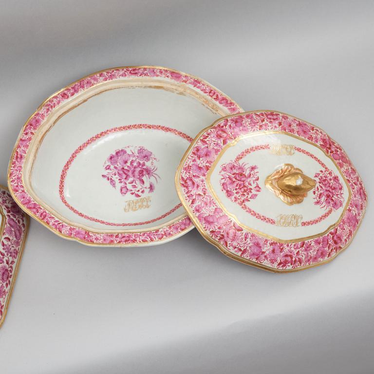 SERVIS, 20 delar, kompaniporslin. Qingdynastin, Qianlong (1736-95).