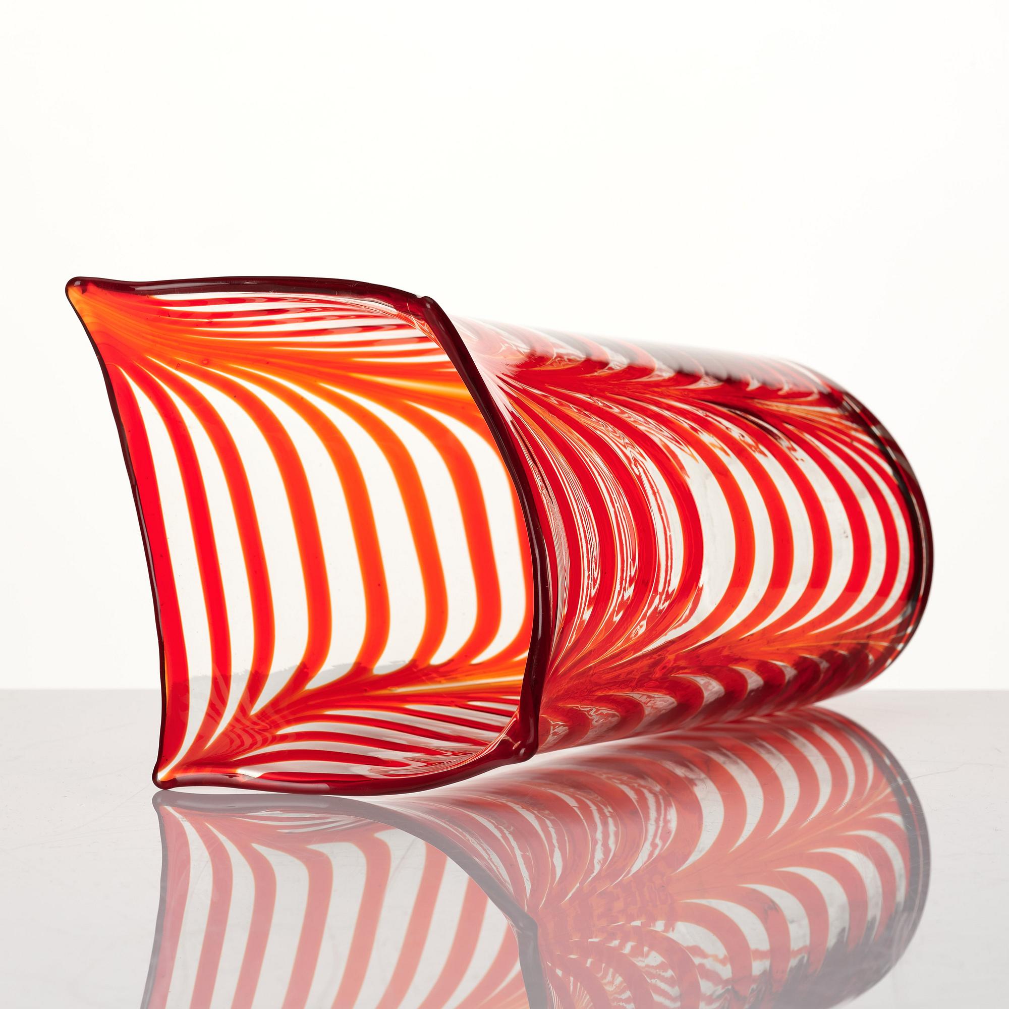 Tyra Lundgren, a 'Fenicio' model 3863 glass vase, Venini, Murano, Italy 1950s-60s.