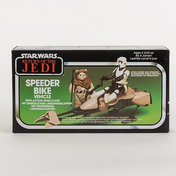 STAR WARS, AT-ST, Speeder bike samt Droids Side Gunner i svensksålda kartonger, 1983-85.