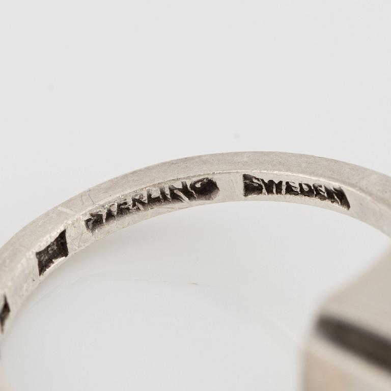 ring silver med bergkristall.