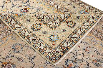 A so called Royal Kashan carpet, c. 468 x 313 cm.