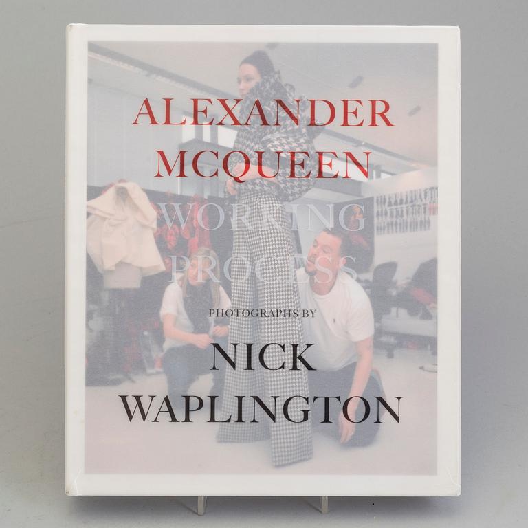 MODELITTERATUR, 3 volymer: Alexander McQueen.