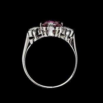RING, rubin, 1.02 ct med briljantslipade diamanter, 0.48 ct.