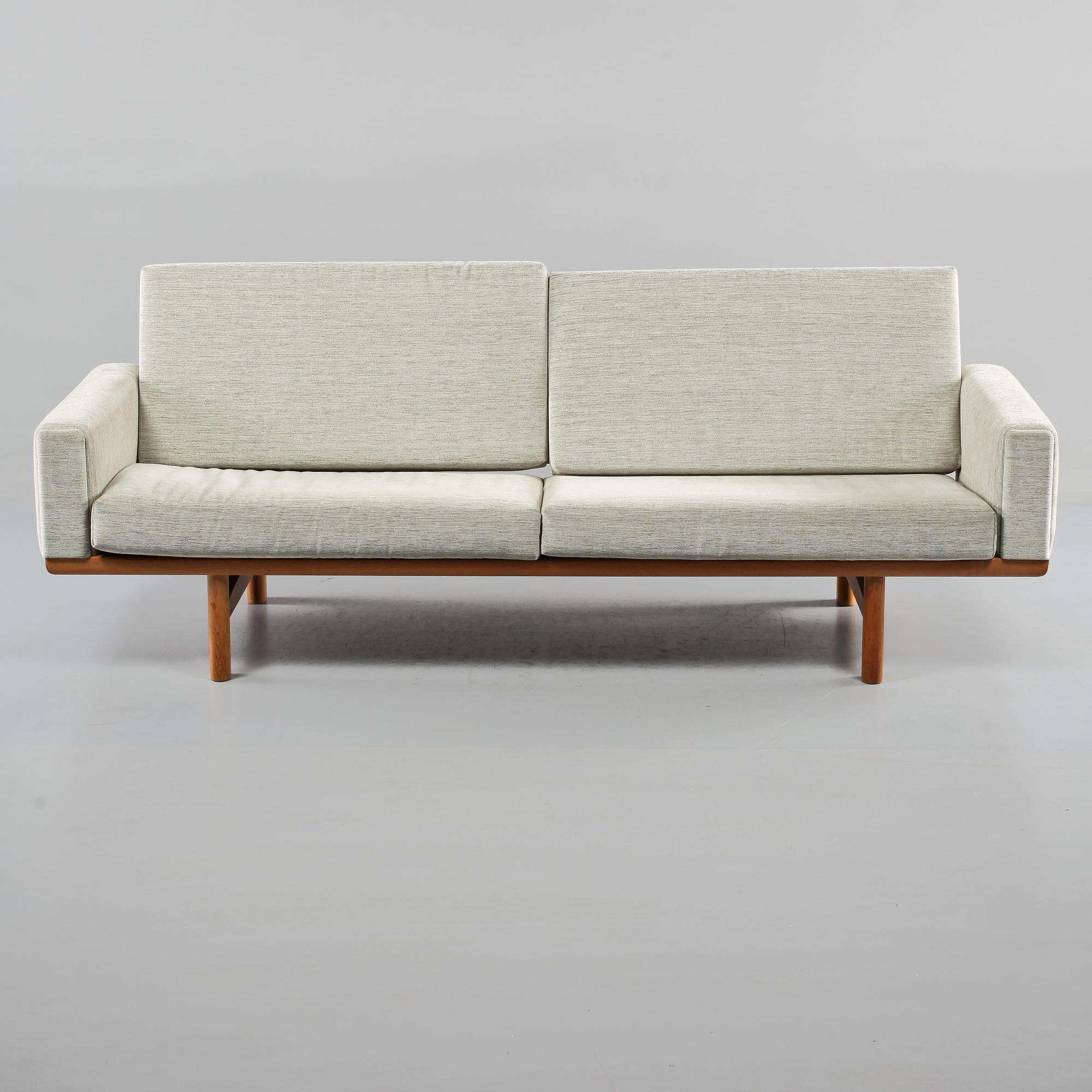 SOFFA, "GE 236", Hans J Wegner, 1900-talets andra hälft.