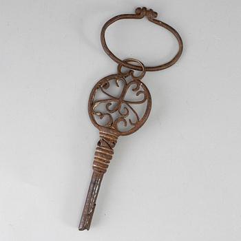 A cst iron key, probably 16th/17th century.