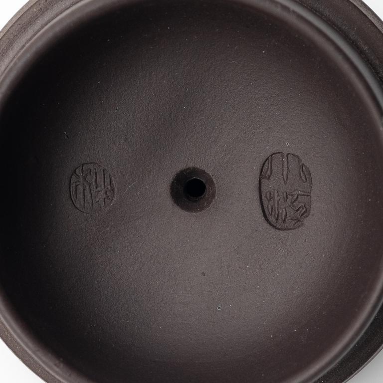 A group of four Chinese brown yixing teapots, 1980/90s.