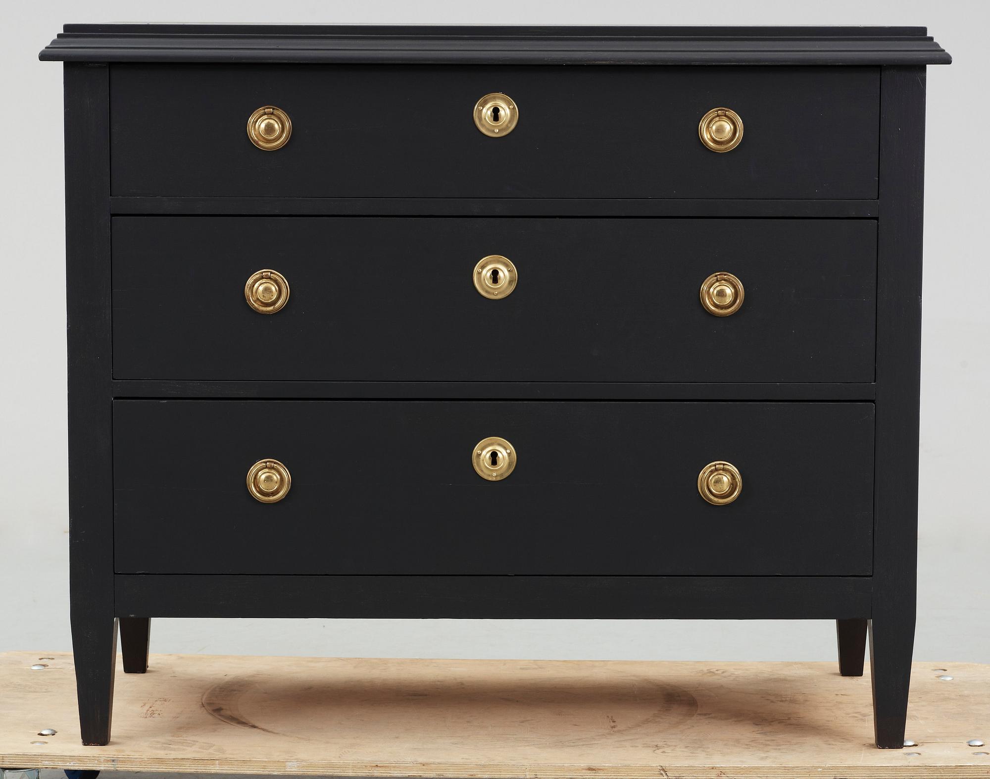 BYRÅ, gustaviansk stil, 1900-talets första hälft.