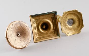 LJUSSTAKAR, 3 st, olika, mässing, 1700-tal.