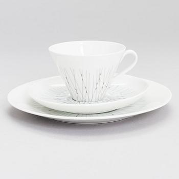 KYLLIKKI SALMENHAARA, KAHVIASTIASTO, 13 osaa, "Stella", posliinia, koriste: Raija Uosikkinen, Arabia 1957-1970.