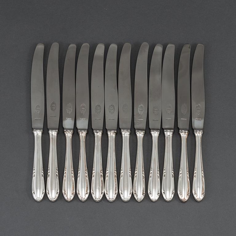 12 silver knives, model "Slottsbarock". Some CG Hallberg, Stockholm 1946.