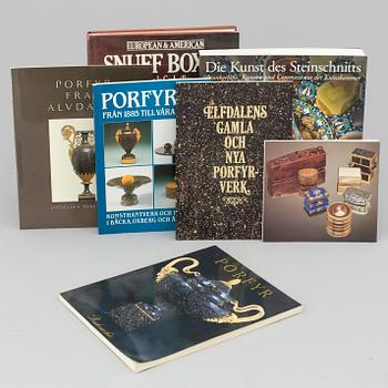 BOOKS, 7 vol. Among other 
Porphyry/Snuff boxes.